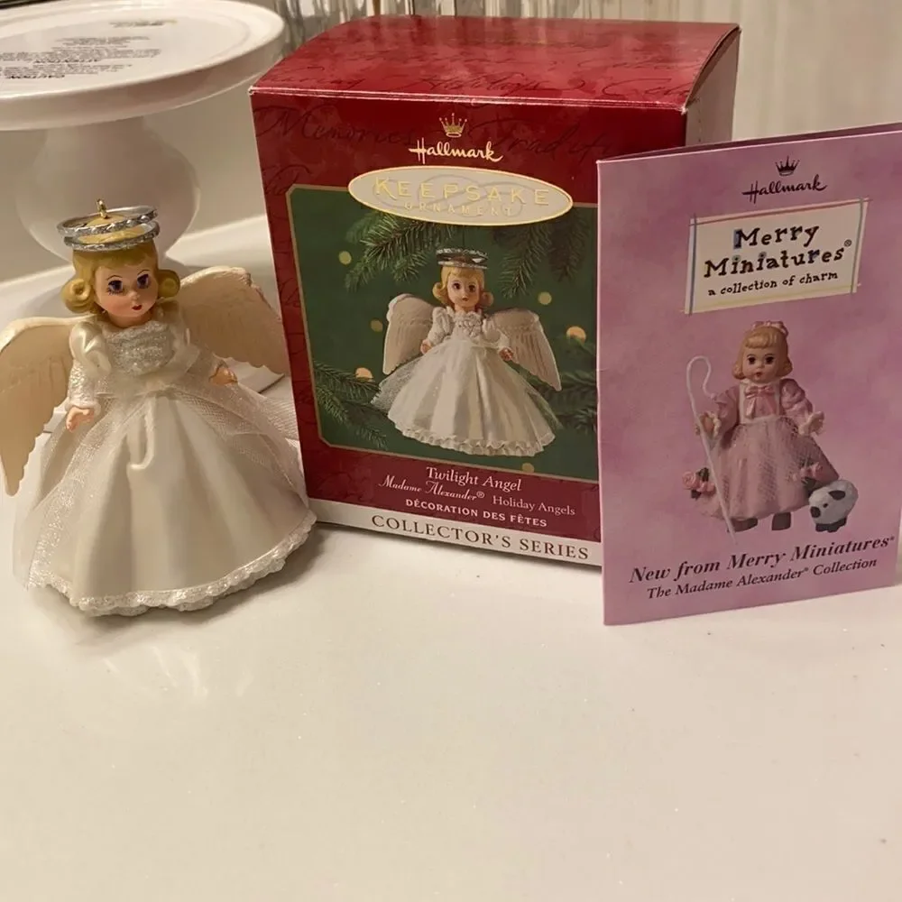 HALLMARK 2000 #3 TWILIGHT ANGEL MADAME ALEXANDER